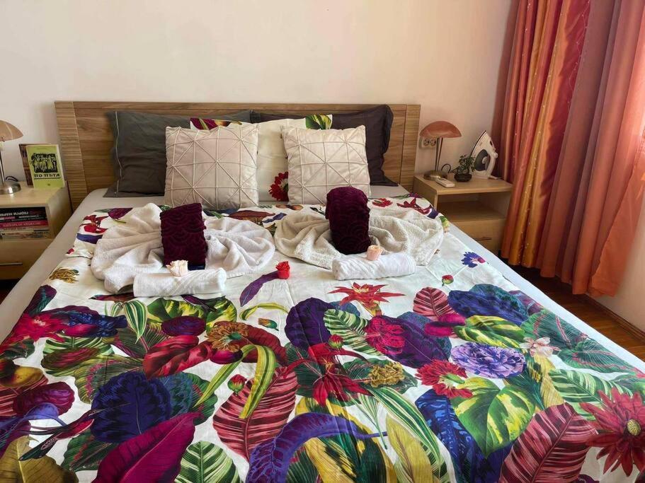 Beachfront Gem In Varna Center Ngoại thất bức ảnh