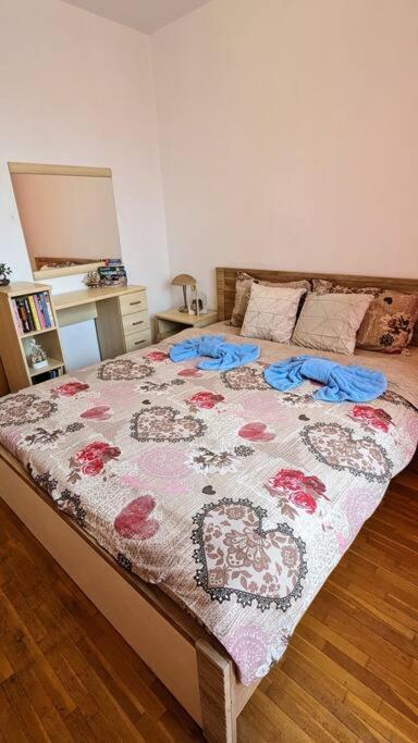 Beachfront Gem In Varna Center Ngoại thất bức ảnh
